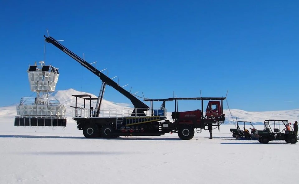 ANITA Antarctic Impulsive Transient Antenna