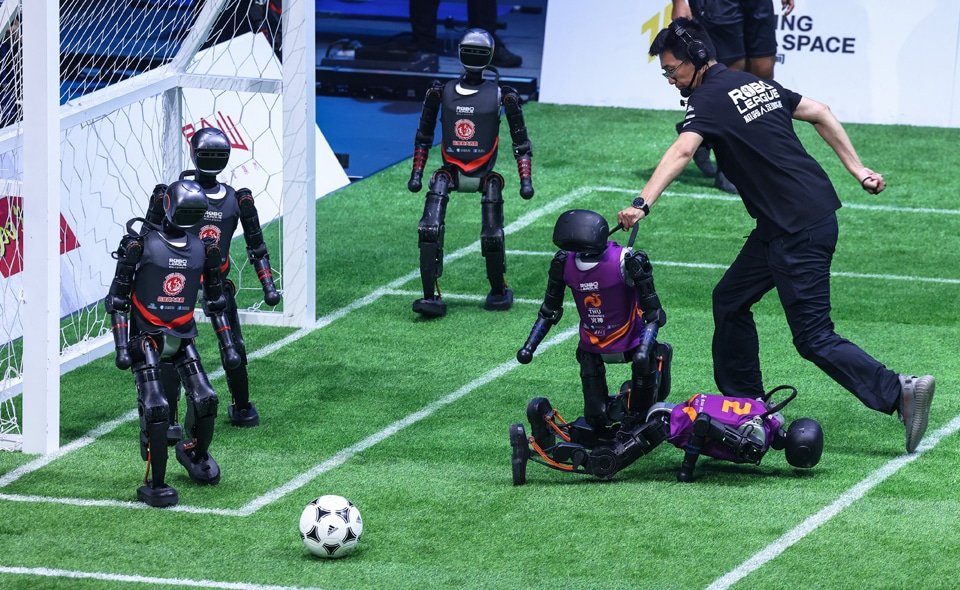ฟุตบอลหุ่นยนต์ AI 2