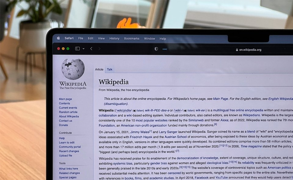 Wikipedia ยอดวิวลด