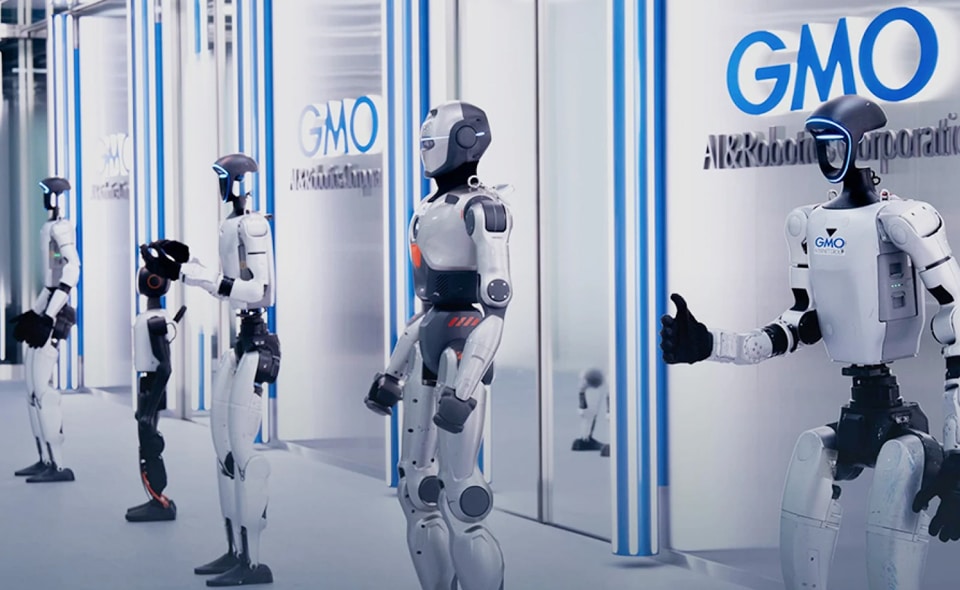 GMO Humanoid Ambulance